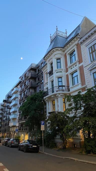 Elegant & Quiet Apartment In Historic House - Prime Location In Oslo West Buitenkant foto